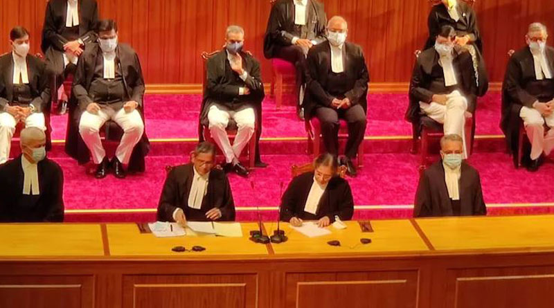 In a first, nine judges take oath to Supreme Court in one go। Sangbad Pratidin