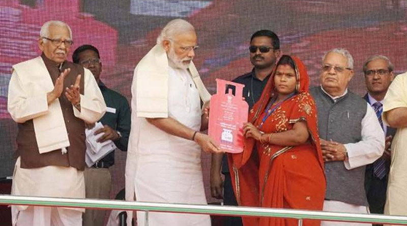 PM Narendra Modi launches Pradhan Mantri Ujjwala Yojana 2.0 | Sangbad Pratidin