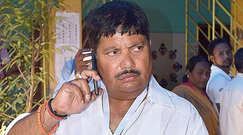 MP Arjun Singh opposes Central Minister sparks speculation | Sangbad Pratidin