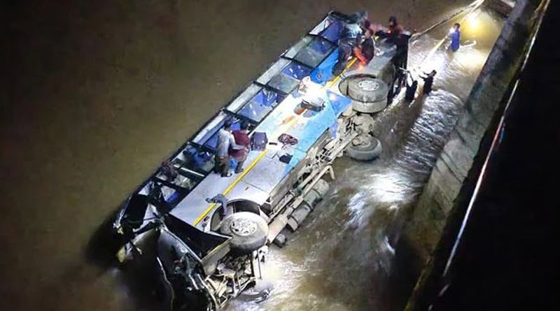 Meghalaya Bus Accident: 6 dead after bus carrying 21 passengers falls into river। Sangbad Pratidin