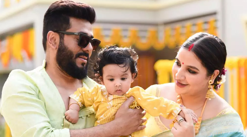 Raj Chakraborty shares photo of Yuvaan and Subhashree from Puri | Sangbad Pratidin