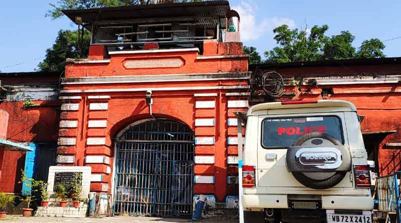 Security guard of Jalpaiguri central correctional home allegedly arrested for supplies drugs । Sangbad Pratidin