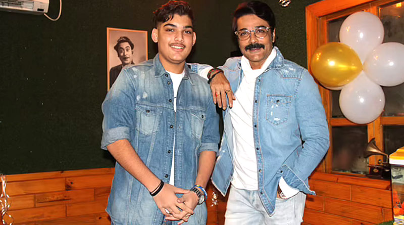 Prosenjit Chatterjee posted this picture with Trishanjit Chatterjee | Sangbad Pratidin