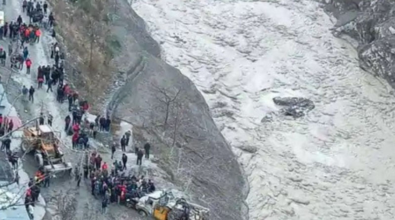Tourist from West Bengal stuck in Uttarakhand | Sangbad Pratidin