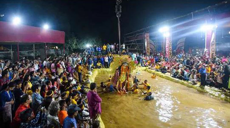 Idol immersions shall not be allowed in any public places including the river Yamuna। Sangbad Pratidin