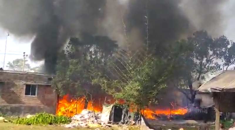 A major fire broke out at a factory in Malda, West Bengal | Sangbad Pratidin