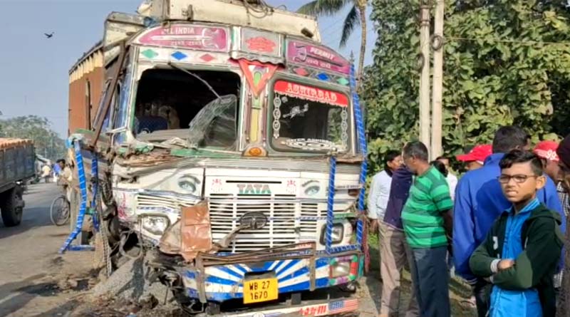 17 died in an accident in Nadia | Sangbad Pratidin