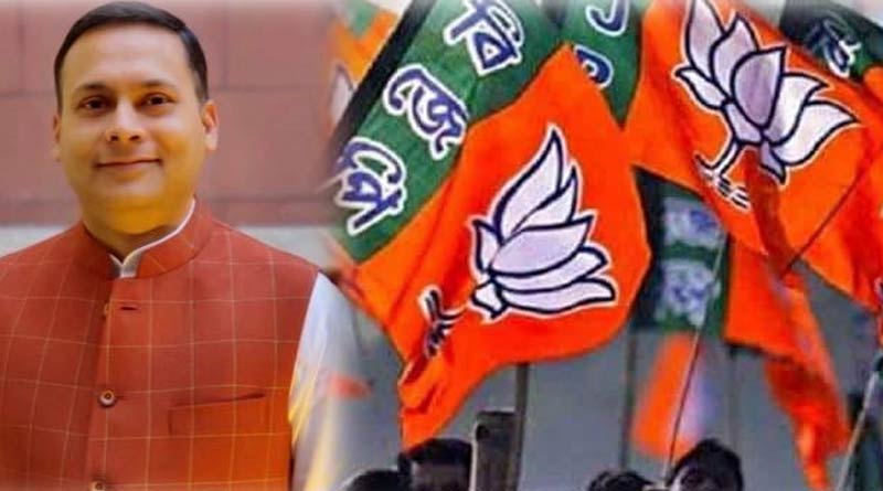 BJP leader Amit Malviya discuss with team members over Kolkata municipal election । Sangbad Pratidin