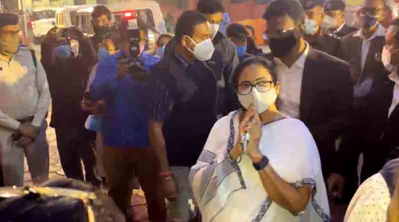 WB CM Mamata Banerjee visits Bow Barrack amid festive mood | Sangbad Pratidin