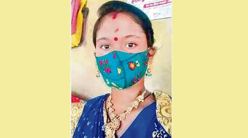Bengal Woman committed suicide due to extra marital affair | Sangbad Pratidin