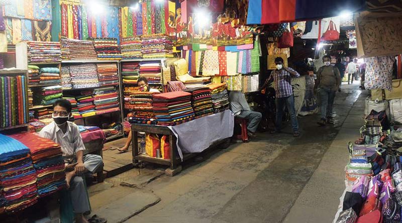 Hawkers are supporting the new policy of Kolkata Municipal Corporation | Sangbad Pratidin