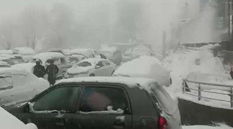 At least 16 die trapped in vehicles after snowstorm in Pakistan