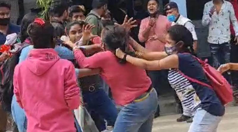 Violence erupts at Lalbaba College in Belur । Sangbad Pratidin