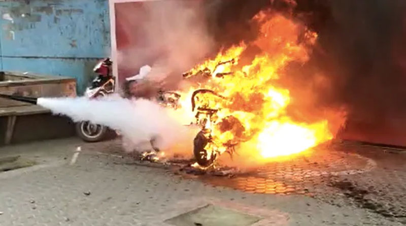 Father and Daughter died After Electric Scooter Explodes In Vellore | Sangbad Pratidin