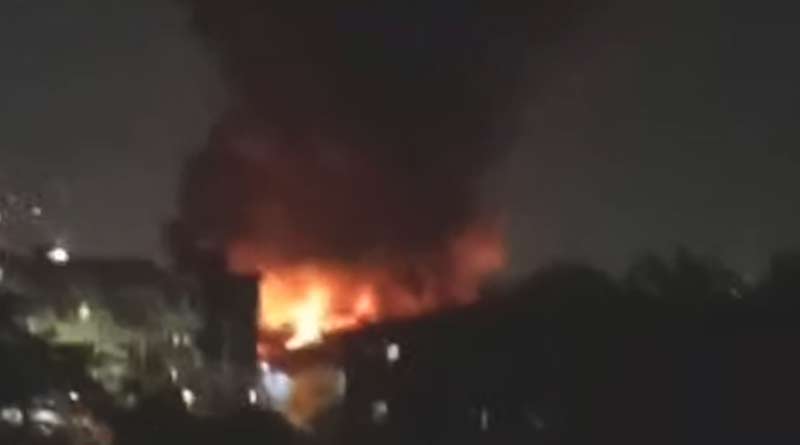 Massive fire breaks out at Kolkata's Tangra area, 9 engines are working to arrest fire | Sangbad Pratidin