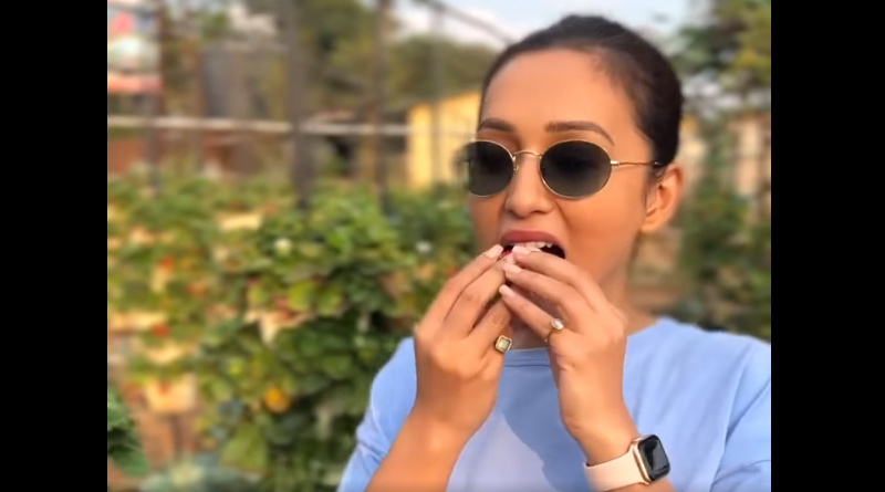 Actress Mimi Chakraborty enjoys fresh Strawberry from farm | Sangbad Pratidin