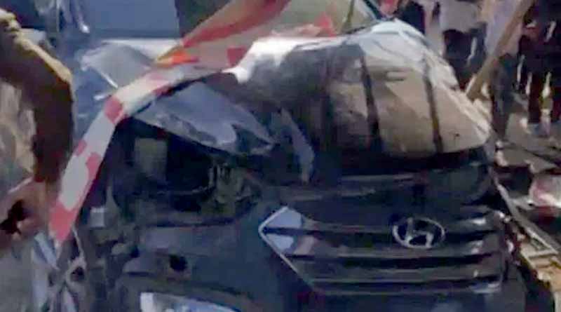 Car met an accident in Salt lake | Sangbad Pratidin