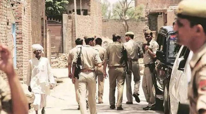 Three members of family killed by unidentified men in Gorakhpur। Sangbad Pratidin