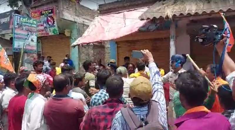 TMC workers clash with BJP supporters at Purba Medinipur । Sangbad Pratidin