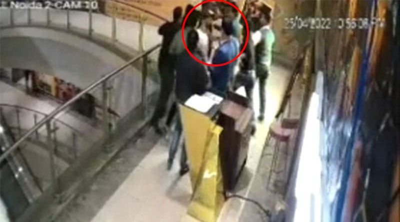 Viral Video of Noida Bar Fight That Left 1 Dead | Sangbad Pratidin