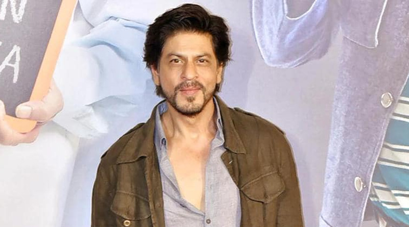 Shah Rukh Khan avoids Media camera at Mumbai airport | Sangbad Pratidin