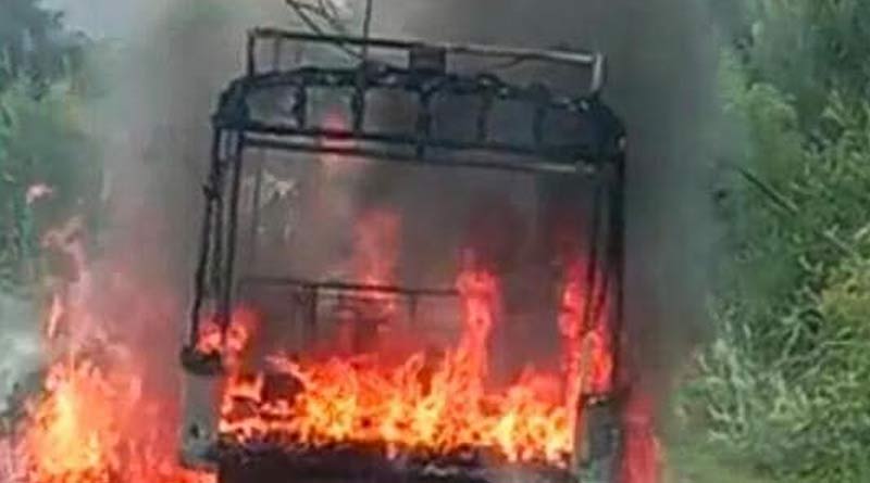 5 Andhra women charred to death as high tension wire falls on auto । Sangbad Pratidin