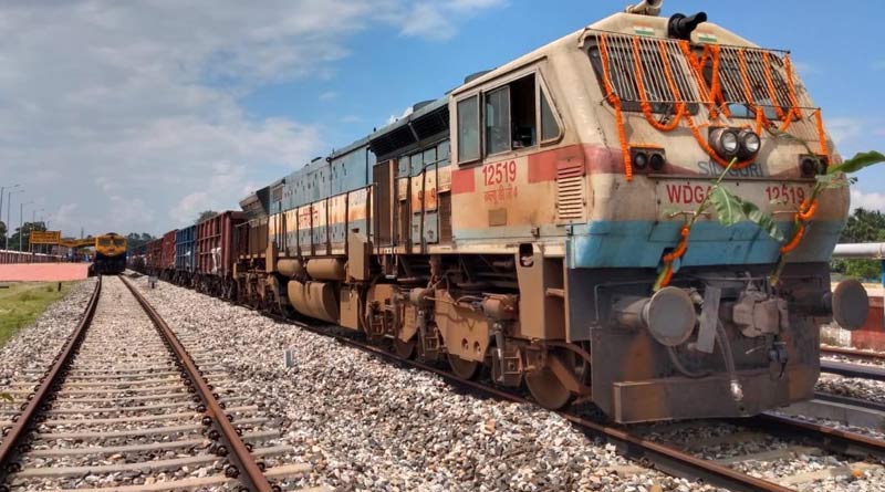 Containers will be carried between India-Bangladesh Through Trains and hope to increase export business | Sangbad Pratidin