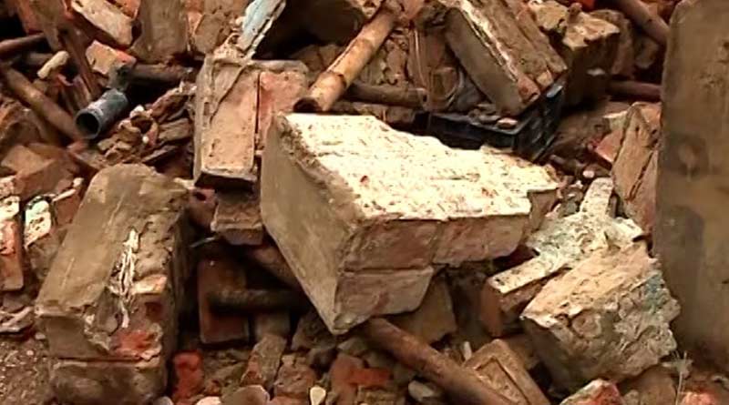 Deaf old man could not hear people warning about broken wall, died