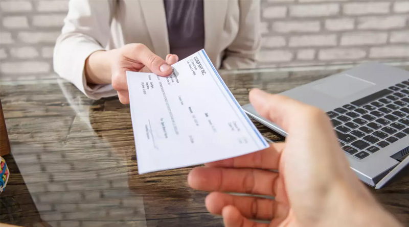 An Employee accidentally paid 286 times his salary resigns and disappears in Chile | Sangbad Pratidin