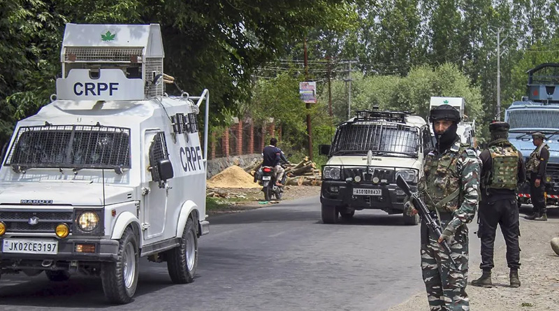 Terrorist attack security personel at Kashmir, one CRPF died | Sangbad Pratidin