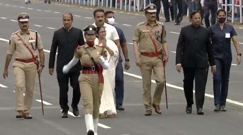 West Bengal CM Mamata Banerjee hoists Tricolour at Red Road । Sangbad Pratidin