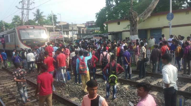 Train service erupted in Hooghly's khanyan station | Sangbad Pratidin