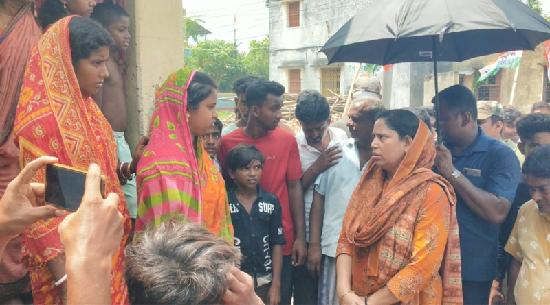 Shoe hurled at WB Minister in Murshidabad | Sangbad Pratidin