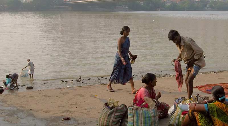 Three people were swept away by tidal waves in the Hooghly river in Kolkata । Sangbad Pratidin