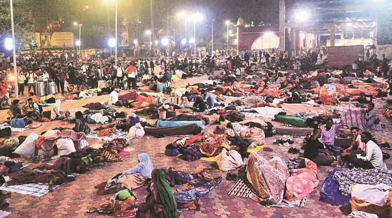 Chaos prevailed at railway stations and bus stands across Uttar Pradesh । Sangbad Pratidin