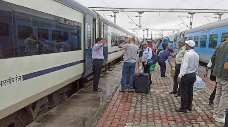 Vande Bharat Express now suffers jammed wheel | Sangbad Pratidin