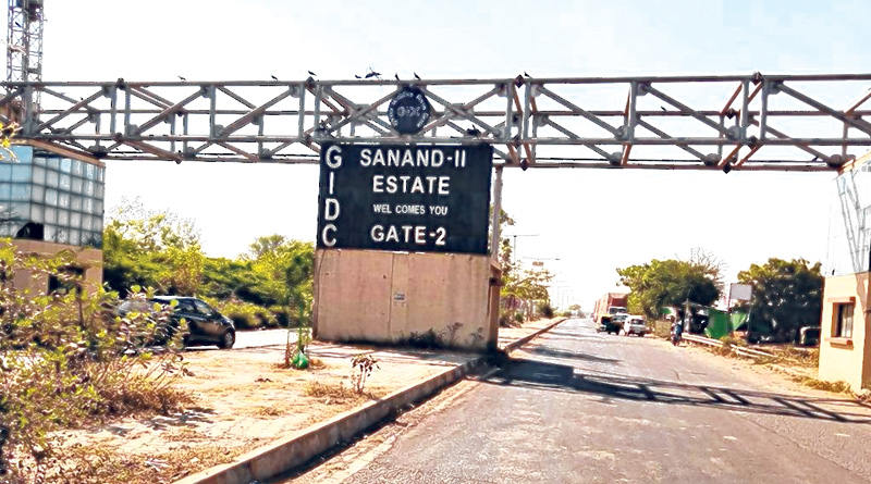 Trade unions banned and permanent jobs illusory in Gujarat's industrial areas | Sangbad Pratidin