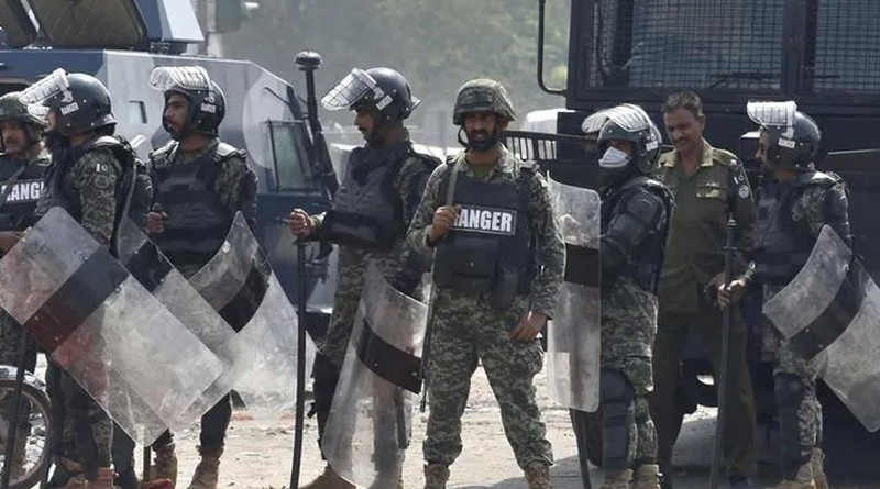 7 police officers killed in Pakistan on dacoit attack | Sangbad Pratidin