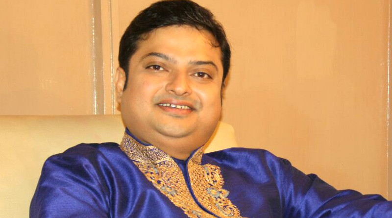 Actor Biswanath Basu exchanged garlands again, Jojo Mukherjee and Sohini Sarkar witnessed the moment | Sangbad Pratidin