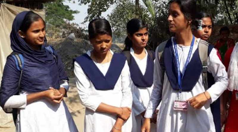 Kanyashree club stops minor girl from getting married । Sangbad Pratidin