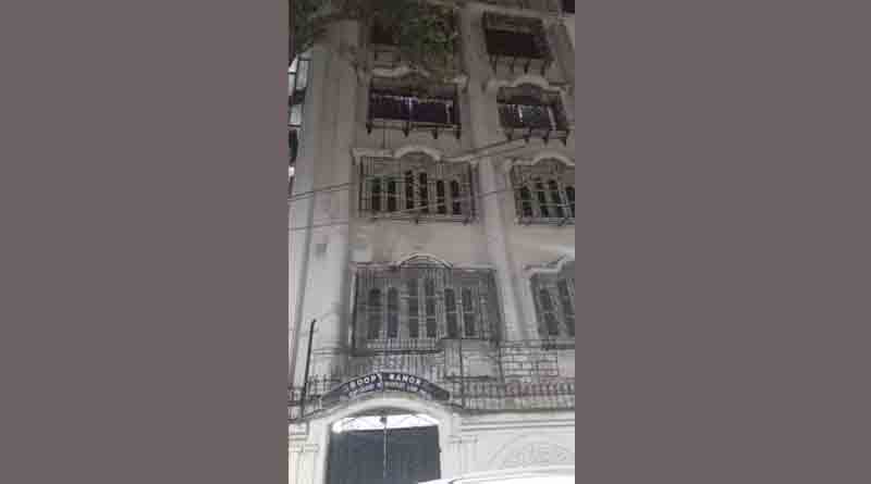 Miscreants posed at CBI looted 30 lacs and Gold ornaments from Kolkata Businessman