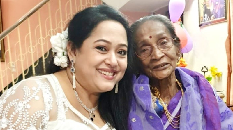 Aparajita Adhya's mother passes away | Sangbad Pratidin