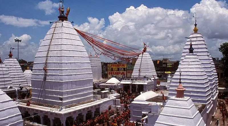 People offering prayers in Baidyanath Dham । Sangbad Pratidin