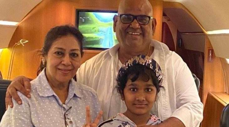 Satish Kaushik's 10-year old daughter Vanshika shares a heartwarming picture with him| Sangbad Pratidin