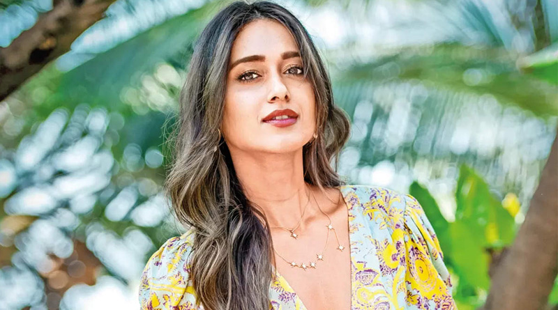 Actress Ileana D’Cruz announces pregnancy, netizens intrigued about baby’s father | Sangbad Pratidin
