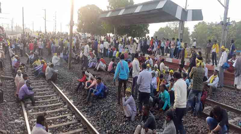 At least 49 trains cancelled due to Kurmi protest in WB | Sangbad Pratidin