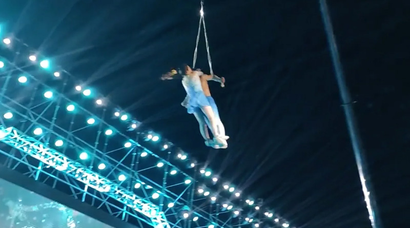 Chinese acrobat falls during performance with Husband, dies | Sangbad Pratidin