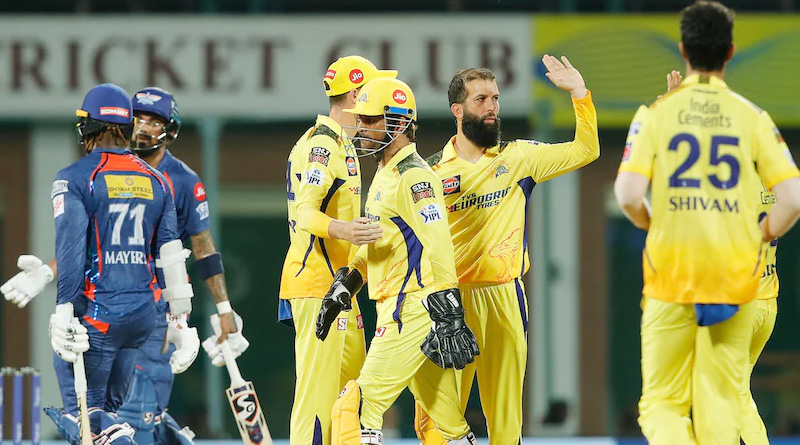 MS Dhoni warns of leaving captaincy of bowlers do not bowl according to plan | Sangbad Pratidin
