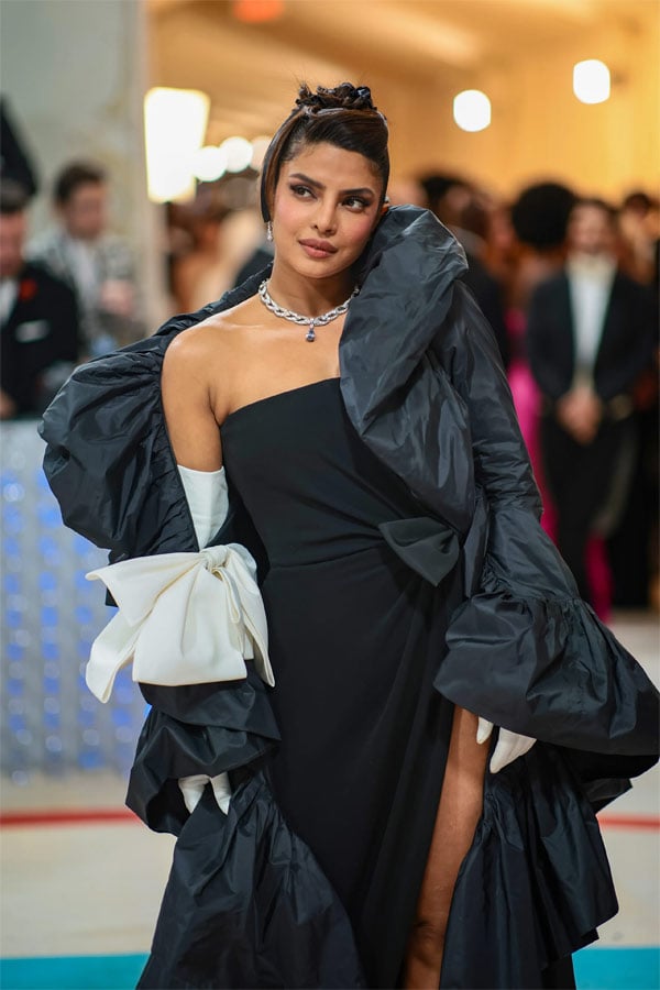 Priyanka-Chopra-Necklace-2