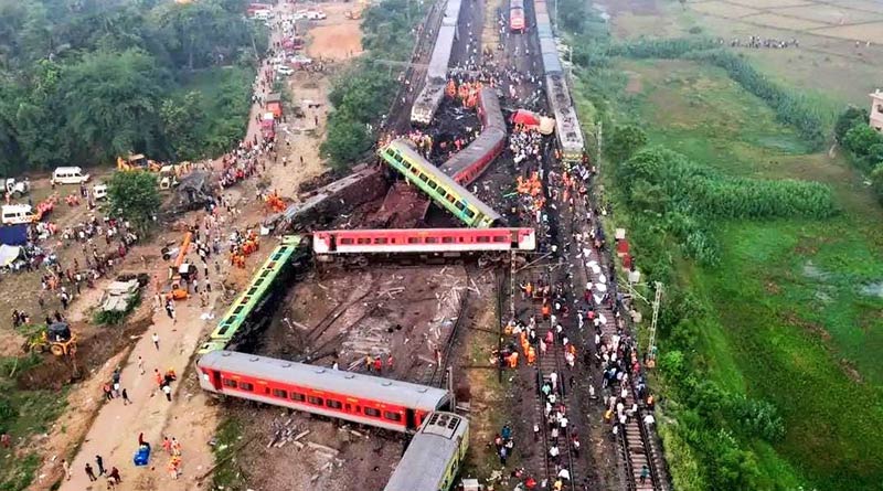 Kolkata man sent to morgue after Coromandel Express Accident, father found him alive | Sangbad Pratidin